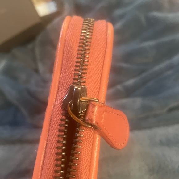 Bottega Veneta Pre-Owned
2000s Intrecciato zipped long wallet - Picture 4 of 10